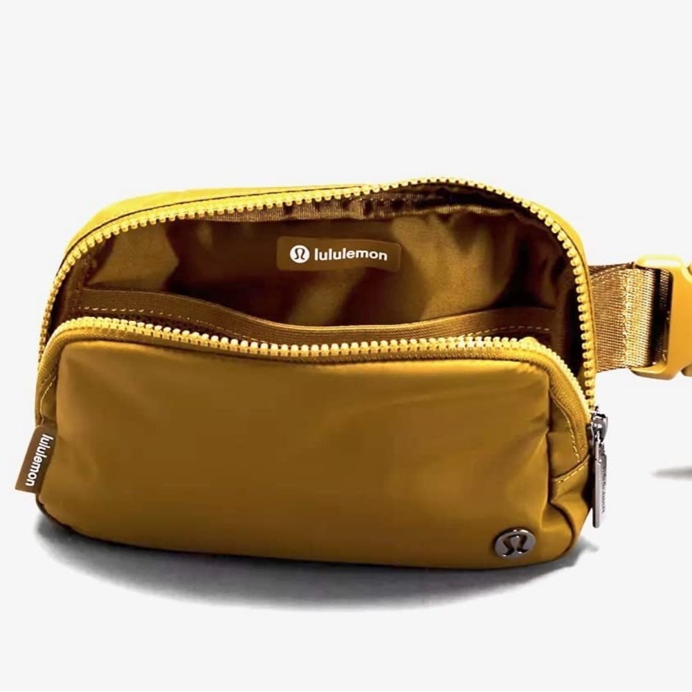 Lululemon everywhere belt bag in burnt caramel